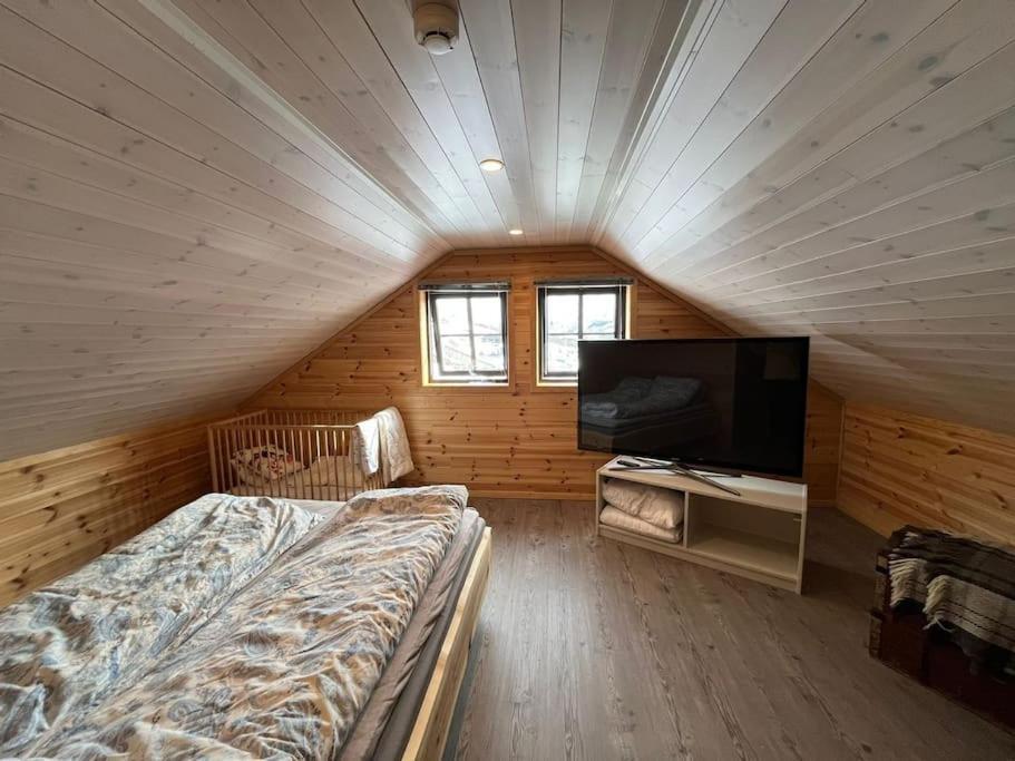 Cabin In Beautiful Surroundings At Harpefossen Nordfjordeid Exterior foto